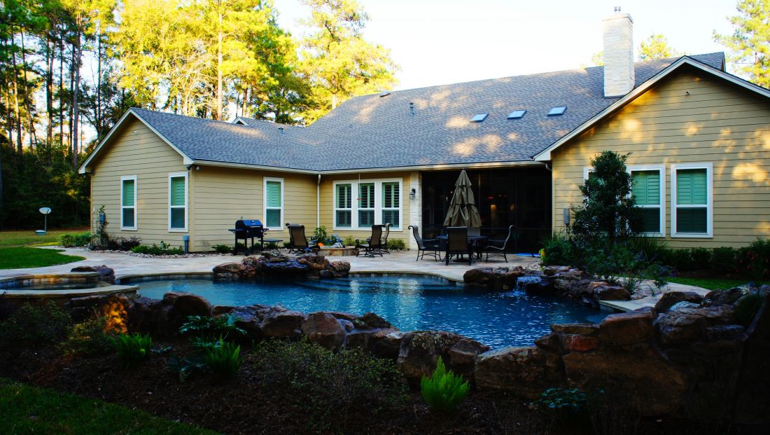 Edwards Pool builder in Houston TX | Custom Pool Builder in Houston ...