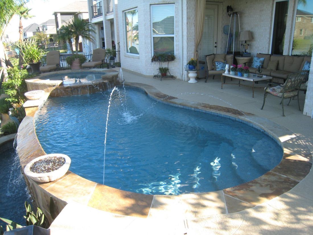 Free Form Pools #021 by The Pool Man Inc