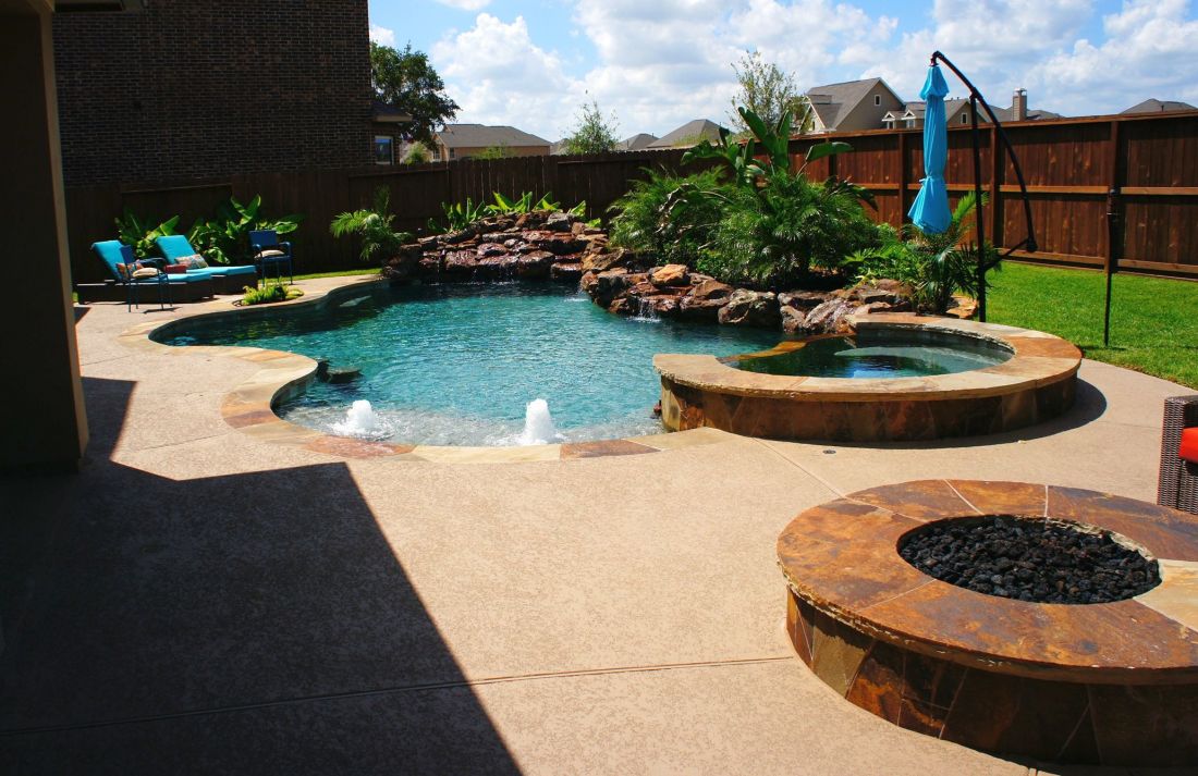 Free Form Pools #047 by The Pool Man Inc
